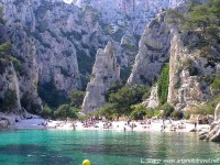 Calanque-en-vau. Swimmers and rock climber.