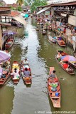 floating markets at Damneon Sanduak