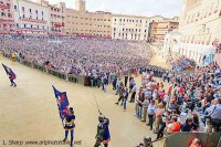  Spectators still enter packed central area during Palio procession