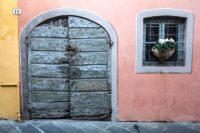 textures and colours of Lucca